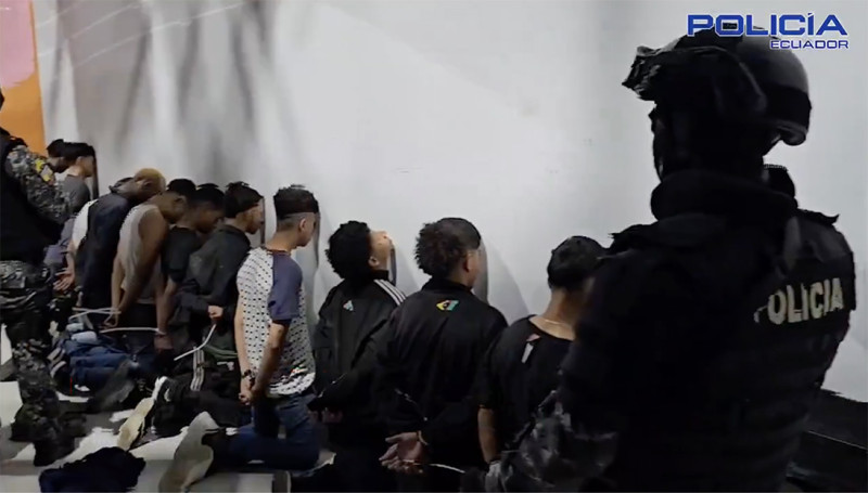 Totale chaos in Ecuador na de ontsnapping van een drugsbaron (video’s)