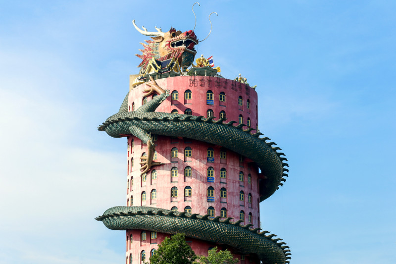 Deze tempel is een draak van een gebouw (video)