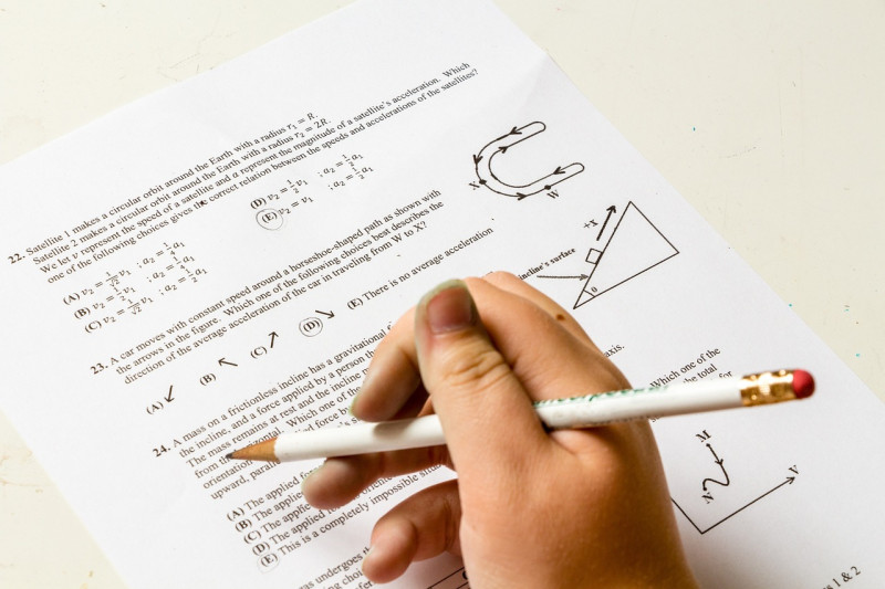 Niet alleen topmagistraten sjoemelen met examens