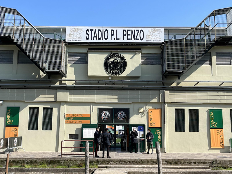 Voetbalstadions op epische plaatsen: dé 'onontdekte' parel van Venetië