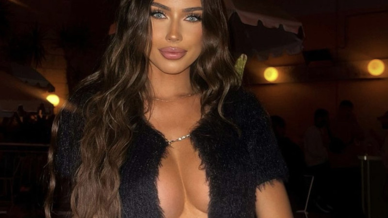 Van bloedmooie Oekraïnse Sofia Bond gaat zelfs de ijskoude KGB zweten