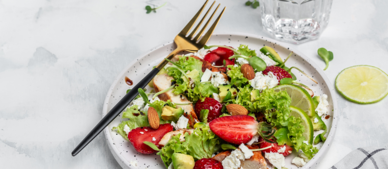 Buiten eten: 5x heerlijke salades voor bij de BBQ