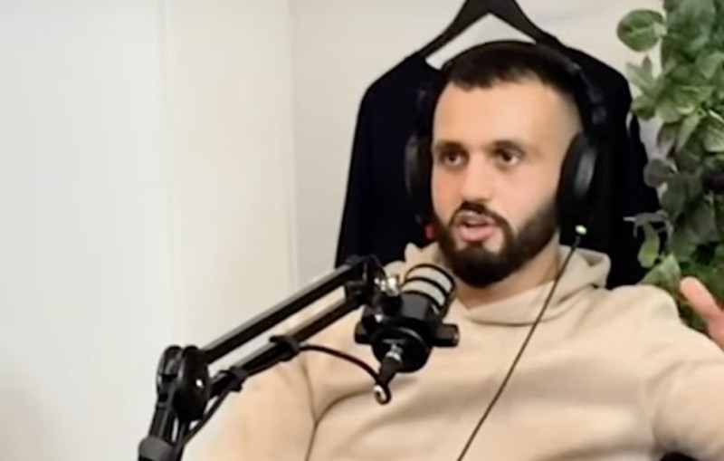 Youssef uit ‘Kamp Waes’ blijkt net als zijn broer viespeuk die op jonge meisjes valt