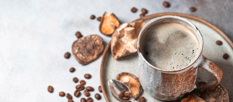 TikTok-trend: dit wil je weten over mushroom coffee (en ja, die barst van gezondheidsvoordelen)