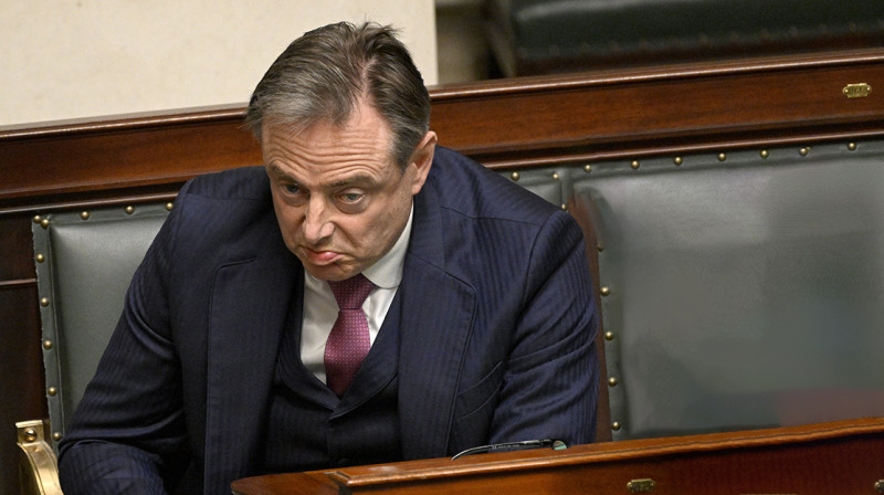 Formateur De Wever brengt heel erg sombere 21 juli-toespraak