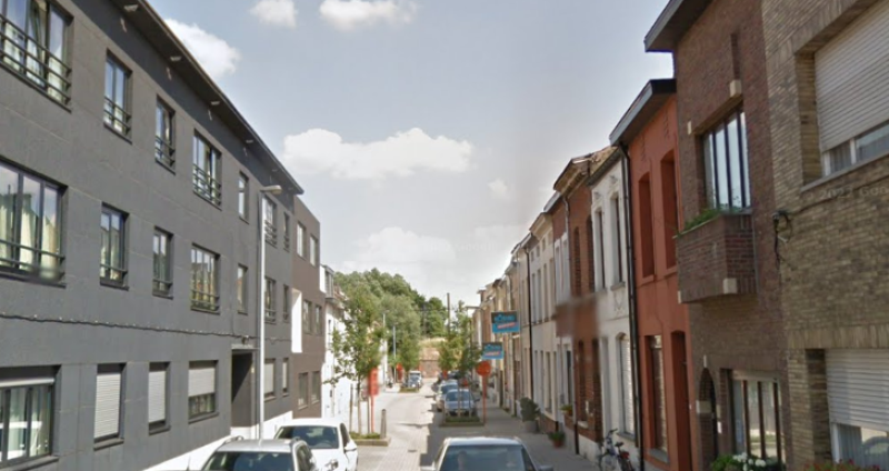 Mechelen: Veronique met blank wapen vermoord - “Ze lag in woonkamer in plas bloed, half naakt”