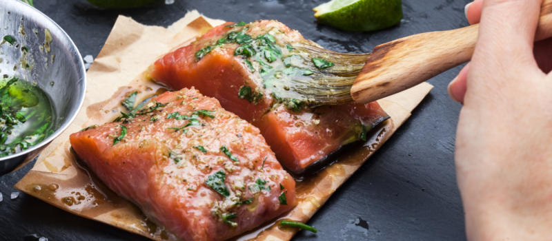 Feit of fabel: je moet vis altijd marineren voor het grillen