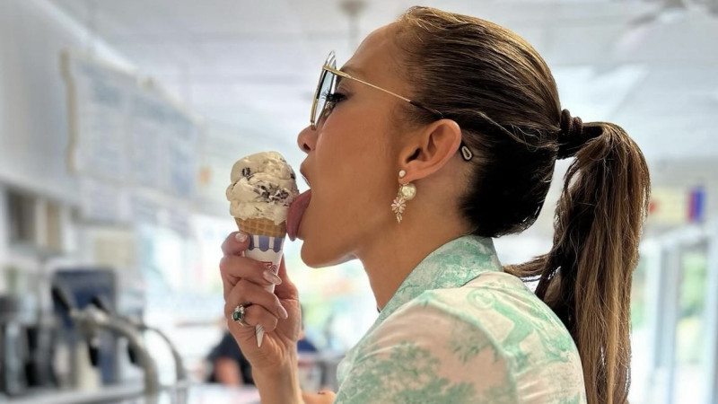 📸 Scheiden doet leiden? 'No way' zegt J.Lo die pikante plaatjes deelt