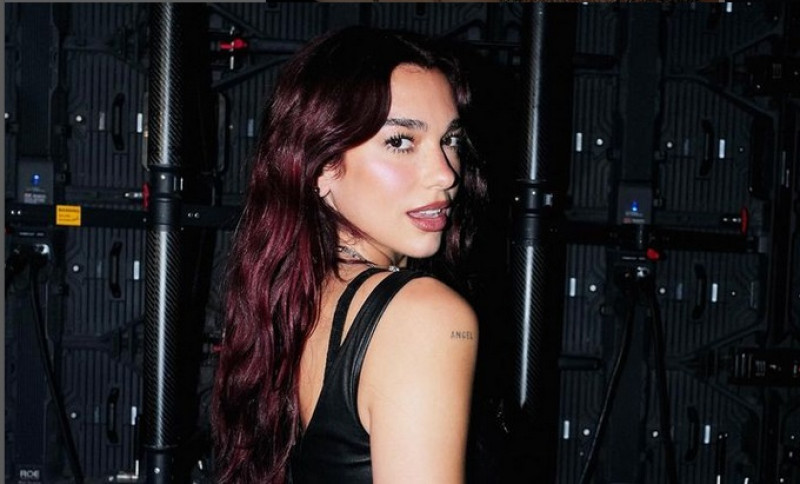 📸 Weergaloze Dua Lipa zet Antwerpen in lichterlaaie