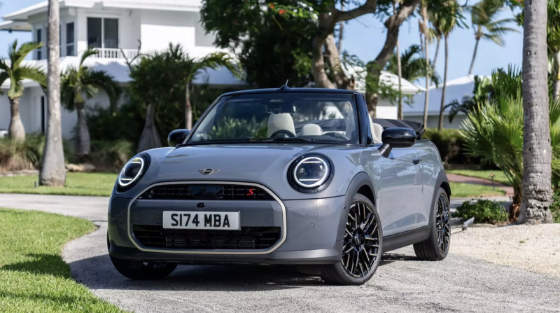 De Mini Cabrio: nieuwe smoel en een vleugje zon