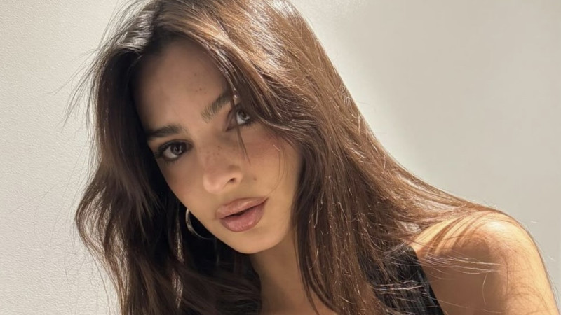 📸 Welk topmodel en alleenstaande moeder staat hier onverbloemd in bad?