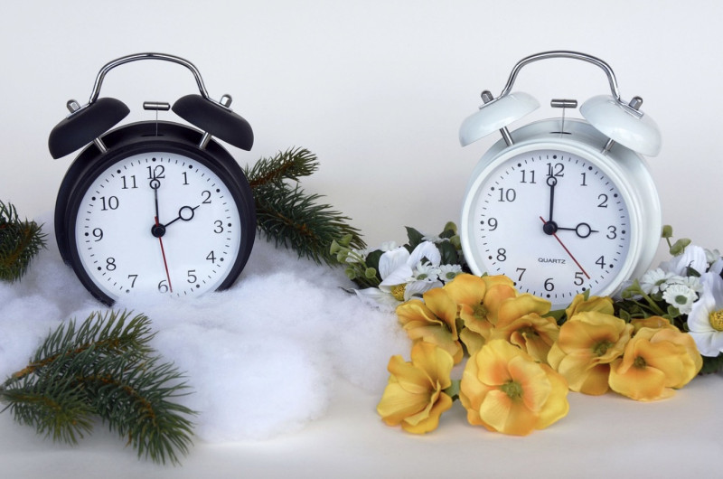 Wintertijd: hoe dat ene uurtje slaap je humeur én je gezondheid saboteert