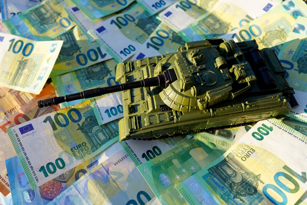 Oorlog op komst: Nederlandse banken adviseren om cash geld in huis te halen