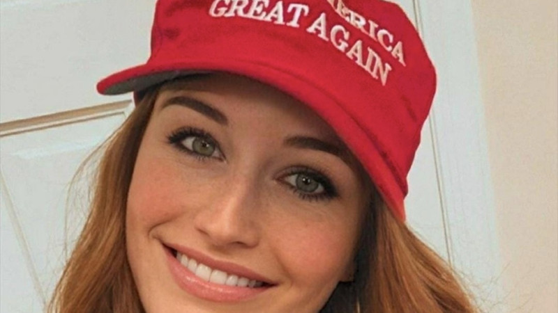 📸 Roodharige Trump-fan Chloe noemt zichzelf een 'goed dingetje'
