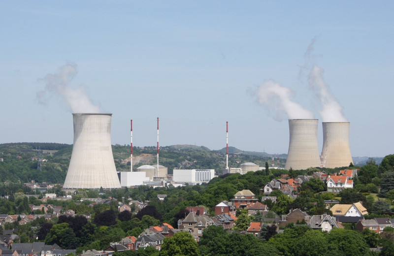 Minister van Energie Bihet (MR) wil overleg over uitschakeling oudere kernreactoren: regering wil "antinucleaire tendens omkeren"