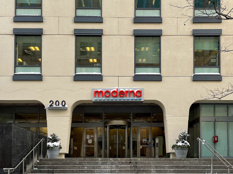 Boete voor farmaceut Moderna: kinderen met teddyberen naar Covid-vaccinproeven gelokt