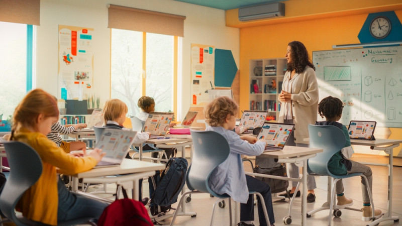 Het digitale Vlaamse onderwijs van Ben Weyts: succes of kostelijke flop van 220 miljoen euro?