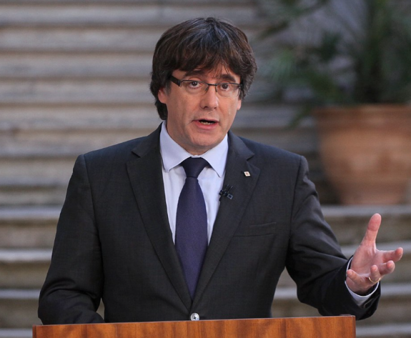 Puigdemont en Comin dagen journalisten voor rechtbank
