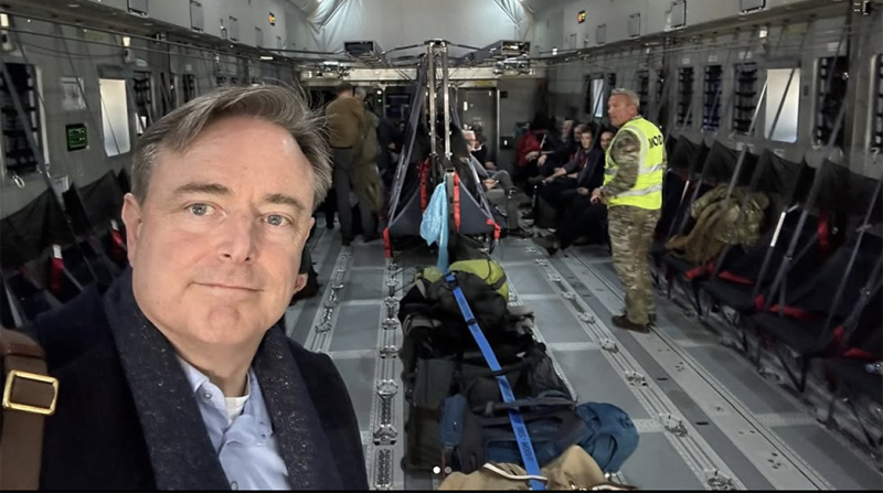 De cheque, de show en de stilte: Bart De Wever trekt naar Kiev zonder pers, maar mét een miljard aan militaire liefde