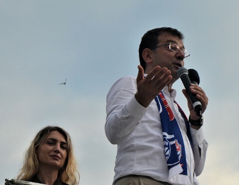 Parijs maakt gearresteerde burgemeester van Istanbul Imamoglu ereburger