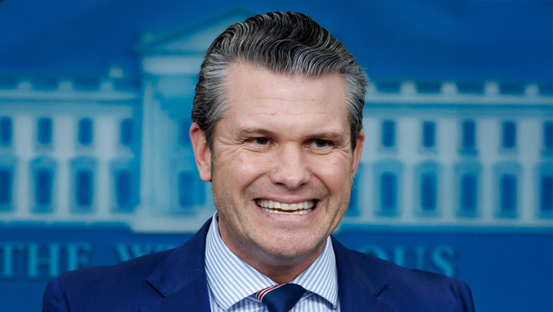 Pete Hegseth verklapte militaire geheimen in familiechat: “Hoi schat, we bombarderen Jemen straks!”