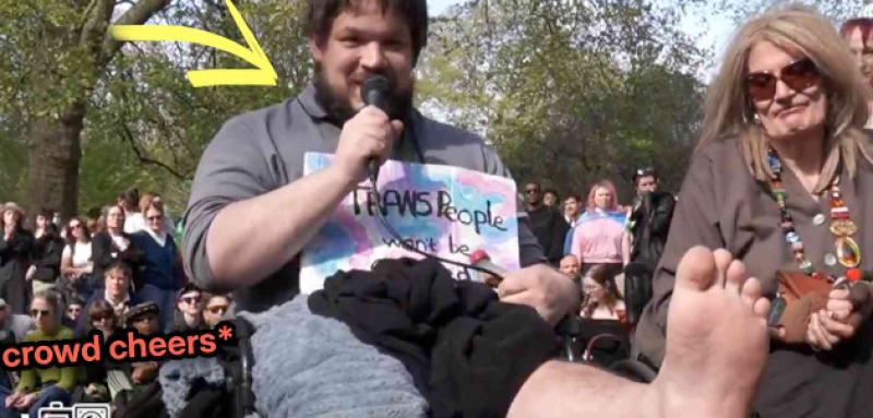 🎥 Trotse 'vrouw' met baard boos omdat mensen haar steeds aanspreken met hij/hem