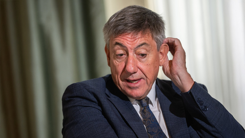 Jambon probeert de magistraten te sussen met een ‘verduidelijking’ die alleen hij gelooft