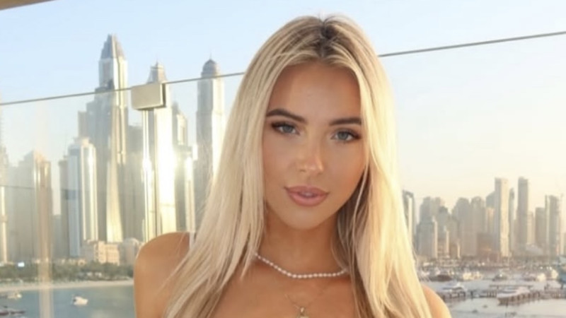 📸 Nederlands Instafenomeen Lynn toont graag haar mooie rondingen
