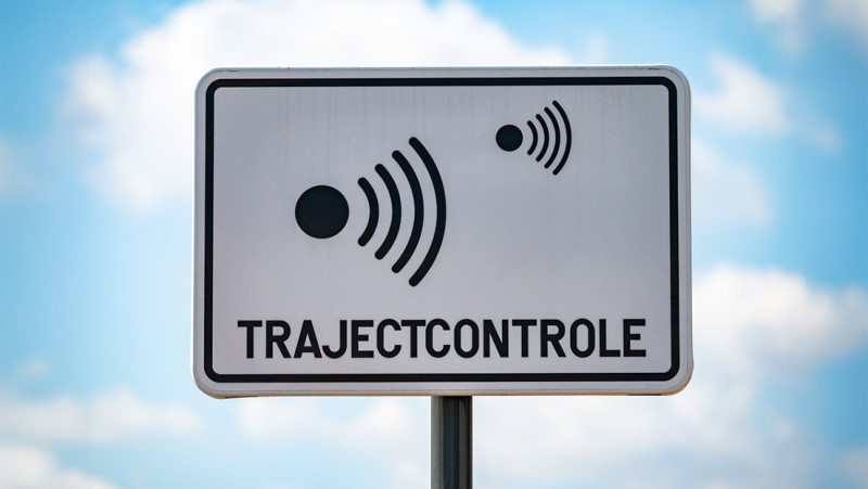 Waarschuwingsborden voor trajectcontroles blijven dan toch verplicht