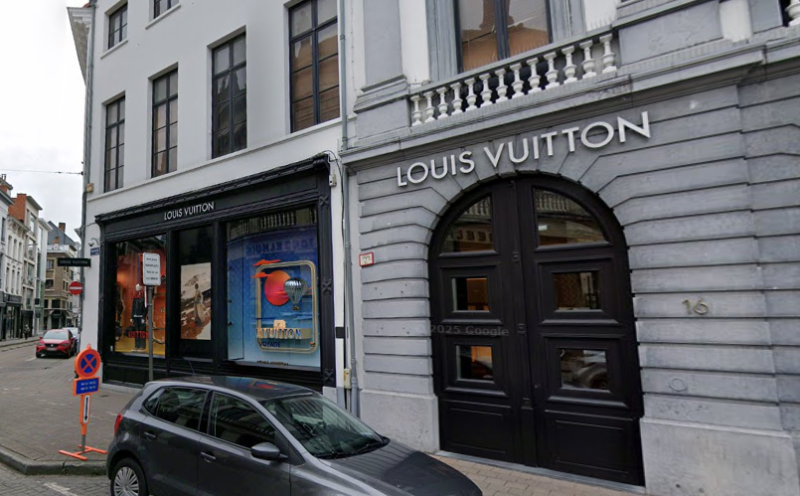 Antwerpen: winkel van Louis Vuitton geviseerd door tegenstanders van bont