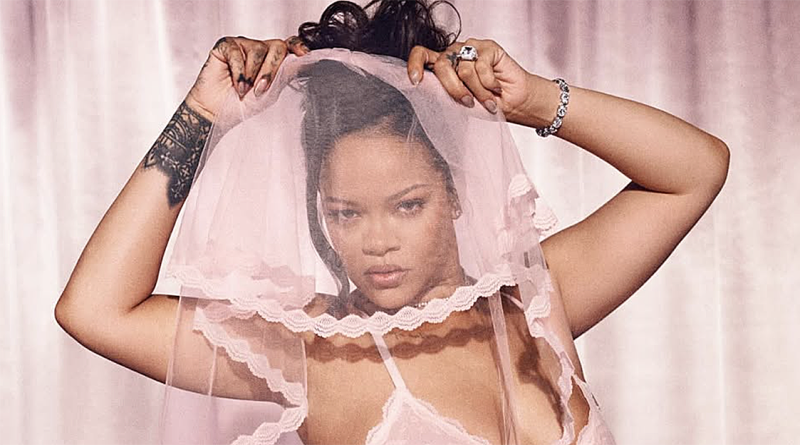 🎥  Krijg jij ook rooie oortjes van Rihanna’s nieuwste lingerie?