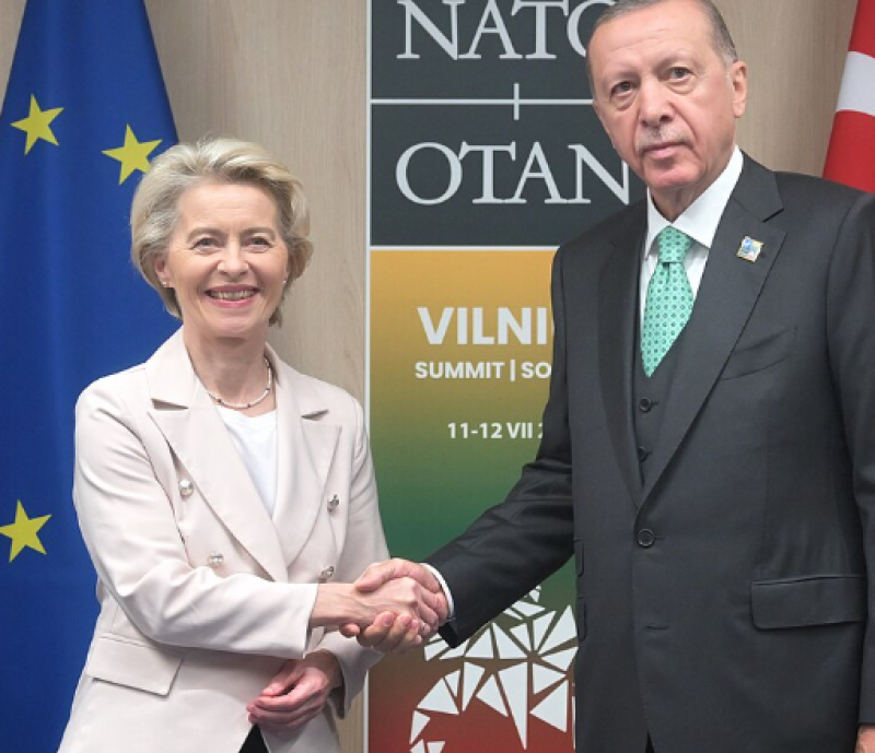 Commissievoorzitster Von der Leyen wil EU-lidmaatschap Oekraïne sneller
