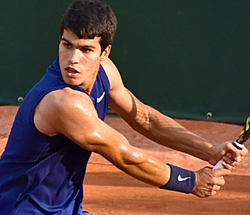 Tennis Rome: Alcaraz na moeizaam duel met Chatsjanov naar kwartfinales
