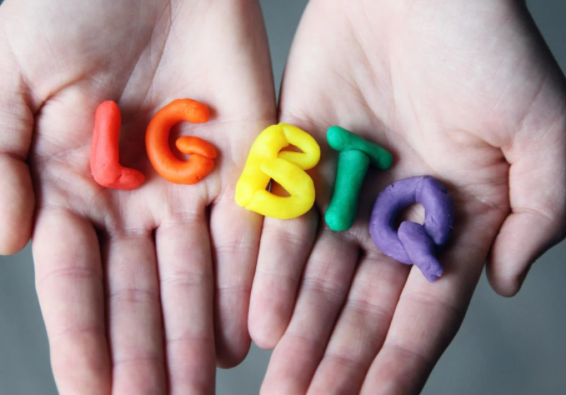 Rusland: tien werknemers van uitgeverij opgepakt wegens 'LGBT-propaganda'
