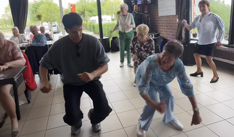 🎥  Zo ne goeie hebben wij nog niet gehad: Conner placeert een dansje in het WZC