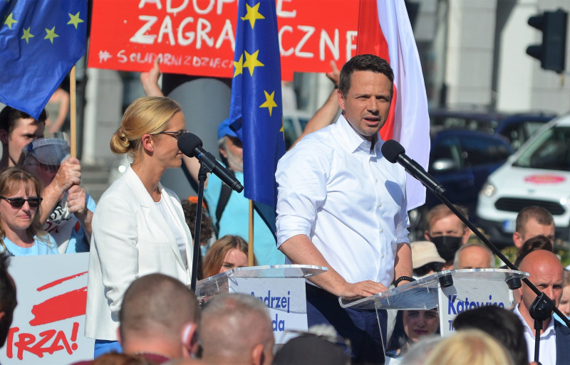 Polen: eerste ronde presidentsverkiezingen, Trzaskowski en Nawrocki belangrijkste kandidaten