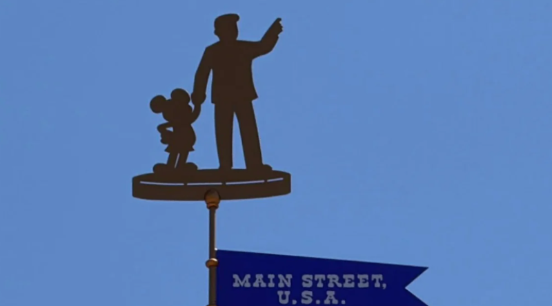 📸 Disneyland verwijdert stiekem 'Trump-kapsel' van Walter Disney silhouette