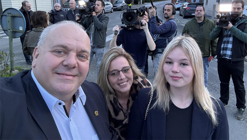 Heksenjacht, gerechtelijke intimidatie, of een eerlijke zoektocht naar de waarheid van de kiezer?