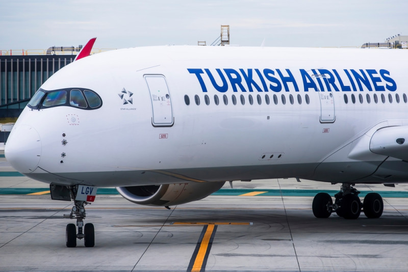 Vliegen op z’n Turks: wie te snel rechtstaat na landing, riskeert boete van 60 euro