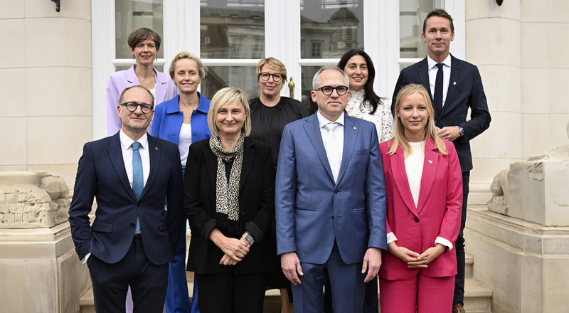 20.000 euro loon is niet genoeg: Vlaamse ministers geven zichzelf elke maand een woonvergoeding van 1.000 euro