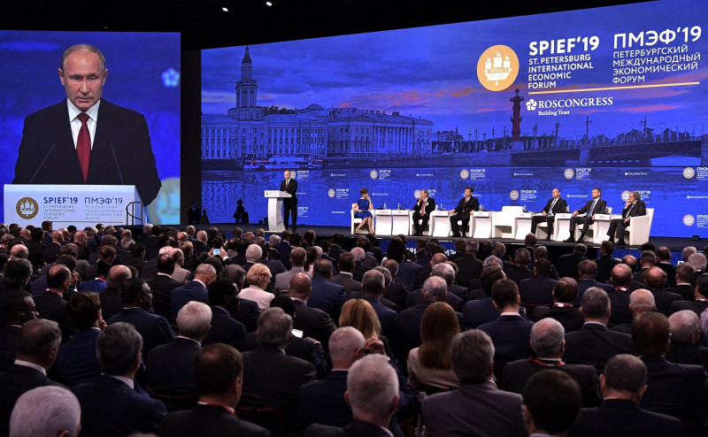 Internationaal Economisch Forum van Sint-Petersburg: weinig westerlingen in "Russische Davos"
