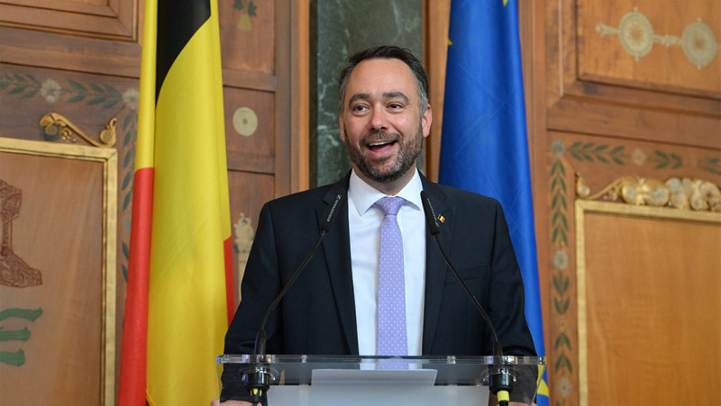 Maxime Prévot wil nieuwe belastingen om NAVO-norm van 5 procent te betalen