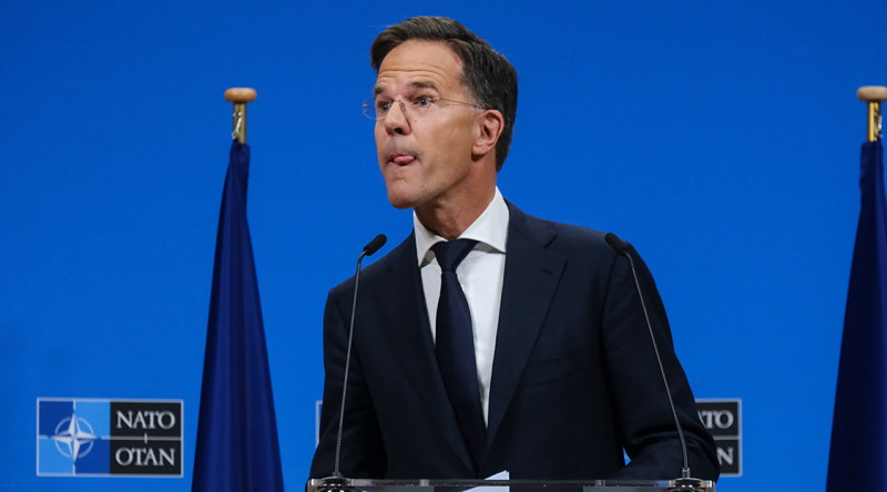 Mark Rutte likt Trumps (l)aars tot zijn tong bloedt:"Europa zal veel geld betalen, dat is jouw overwinning"