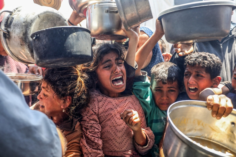 Israël experimenteert met nieuwe tactiek in Gaza: uithongeren en vervolgens afknallen bij de hulplevering