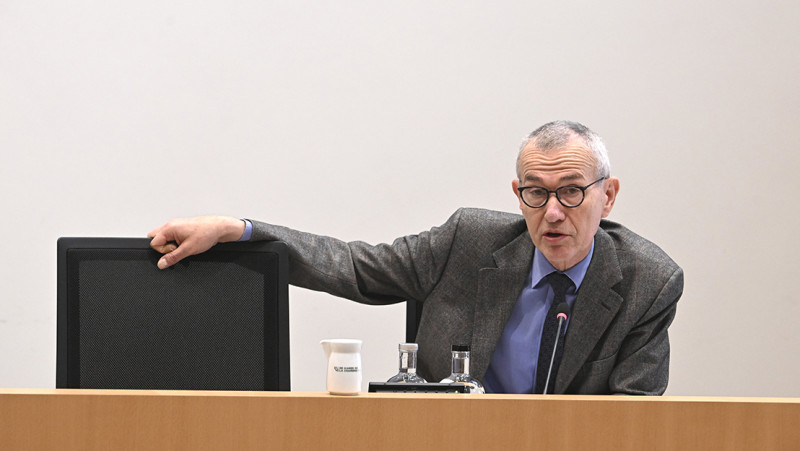 Vandenbroucke verklaart de oorlog aan artsen en verplegers die de ziekteverzekering gebruiken als persoonlijke melkkoe