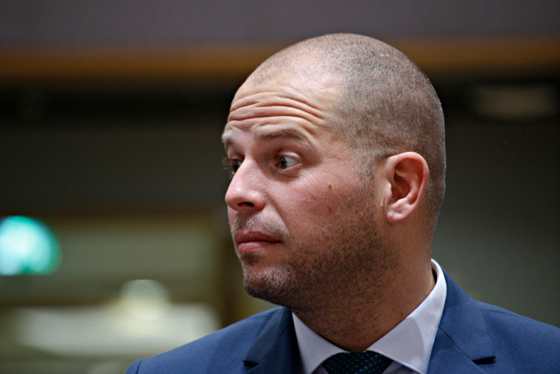 WK Slijmen op NAVO-top: Francken walgt van Europese buigingen voor Trump