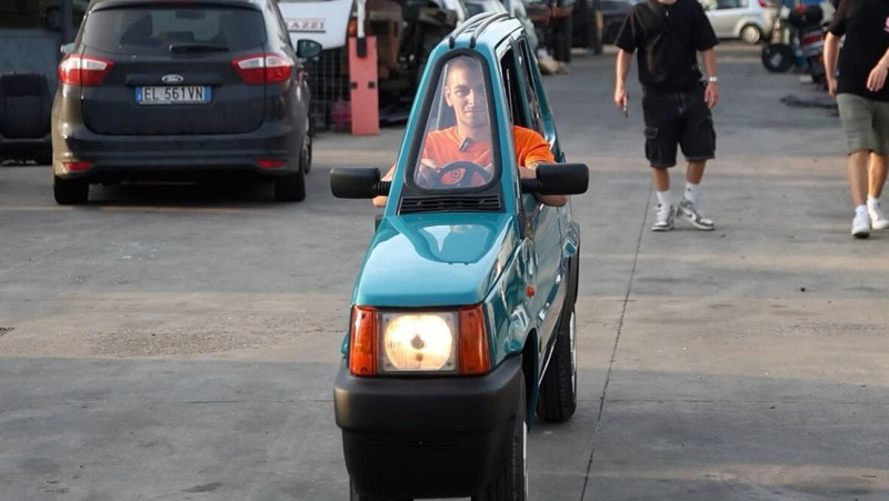 🎥  Italiaan bouwt smalste auto ter wereld: de ‘Fiat for One’ is amper 50 centimeter breed