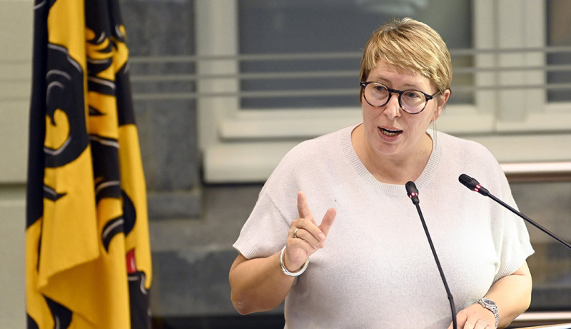 Loog Gennez over premie voor onthaalouders? N-VA zet Vooruit-minister onder druk