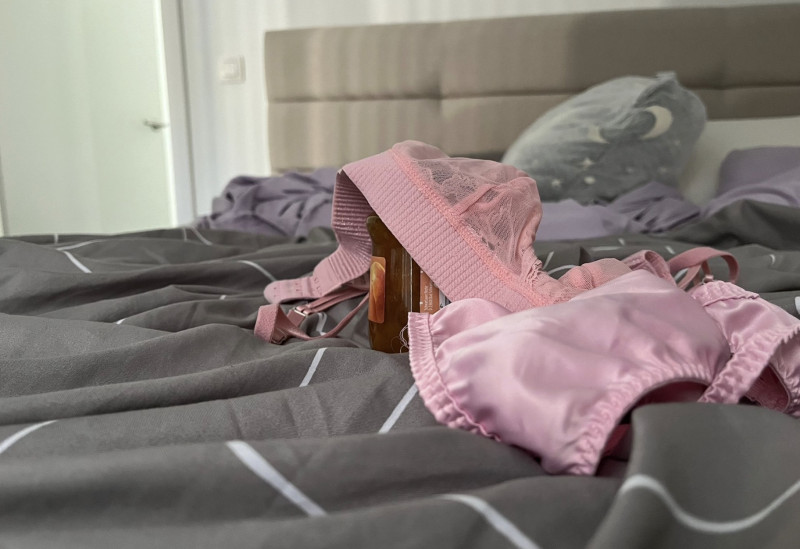 Dieter (41) is gigolo: “Soms wil een vrouw gewoon confituur geven na de seks”