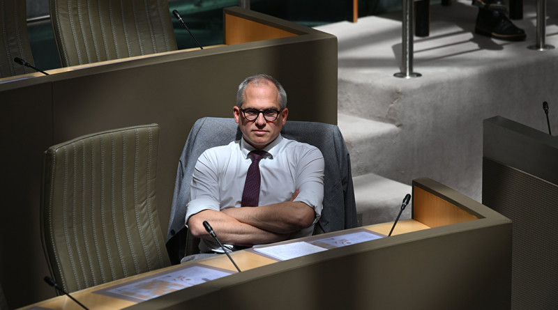 Matthias Diependaele (N-VA) wil koste wat kost Israël militair bedienen